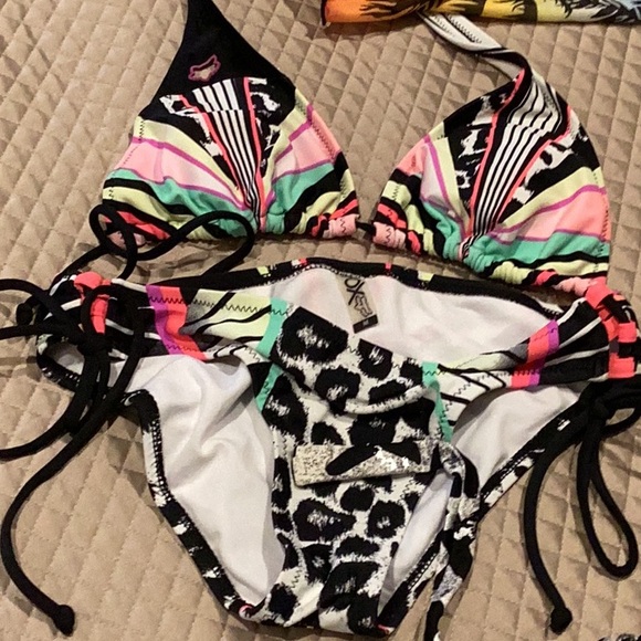 Colorful Bikini Set - Picture 2 of 7